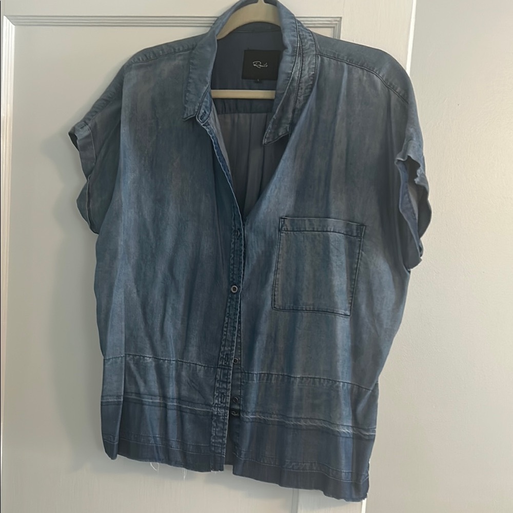 Rails Light Blue, ombré, Denim cap sleeve, button down Shirt.